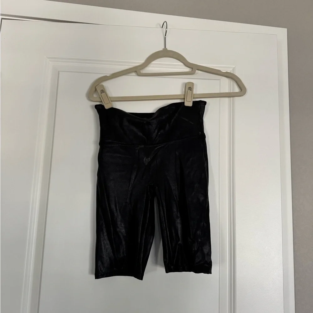 Spanx faux leather bike shorts - Picture 4 of 5